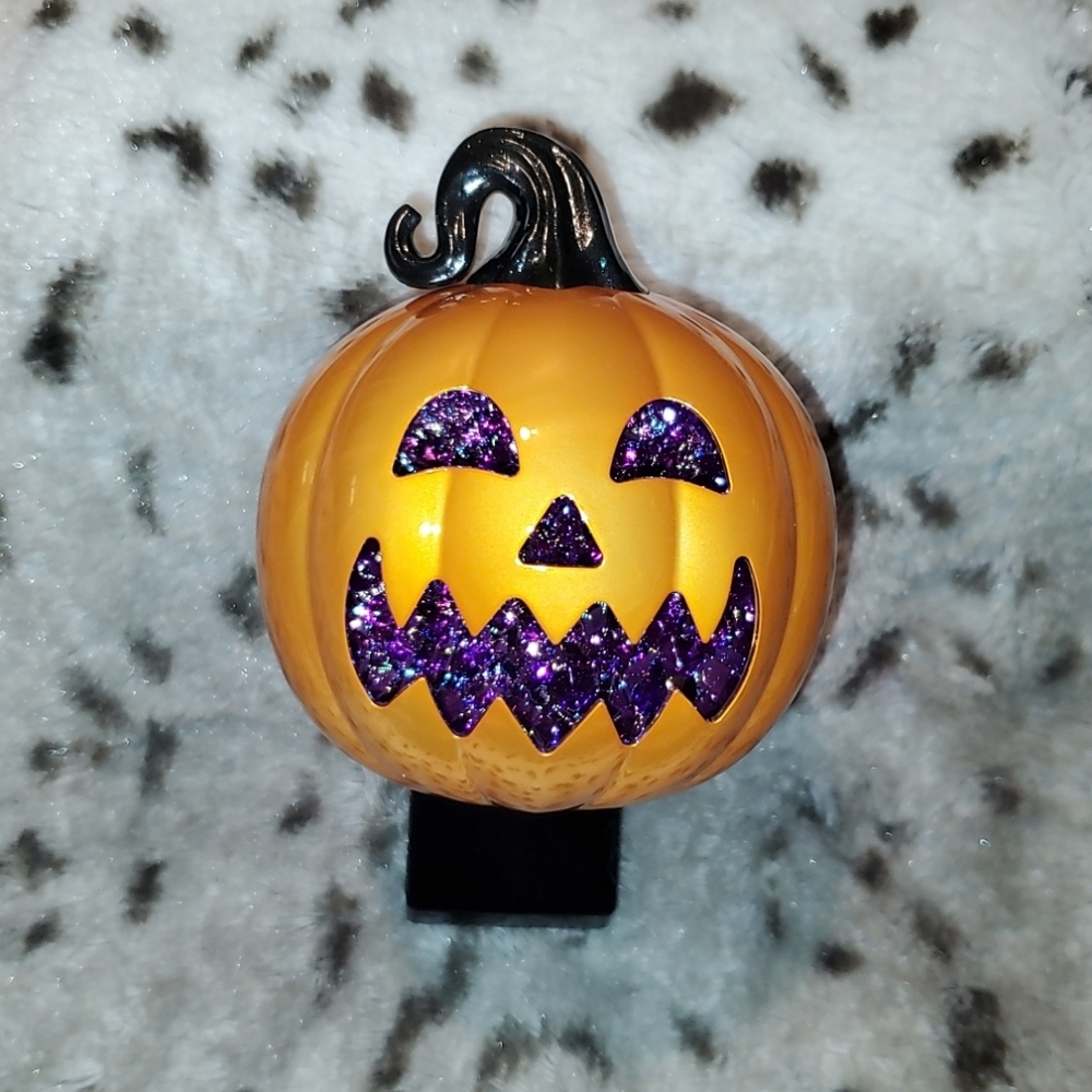 🎃BATH & BODY WORKA Jack O'Lantern Nightlight Plug - Picture 2 of 3